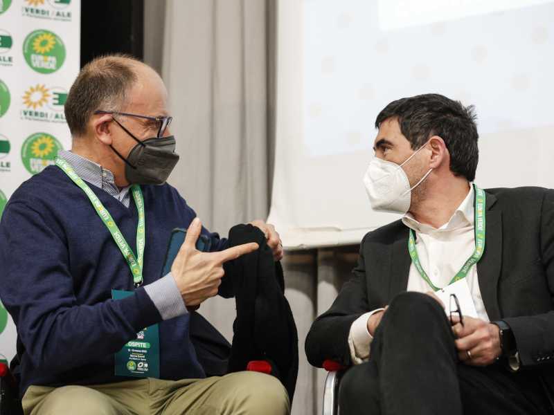 Enrico Letta e Nicola Fratoianni (Ansa)