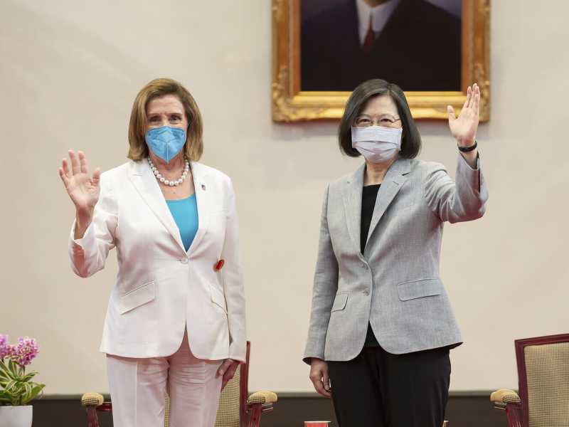 <span style="font-family: Arial, Verdana, sans-serif; font-size: 12px;">La speaker della Camera americana Nancy Pelosi e la presidente taiwanese Tsai Ing-wen (foto LaPresse)</span>