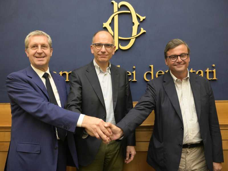 Letta e Calenda si mettono d’accordo, ma il vero patto necessario sarebbe quello con i grillozzi