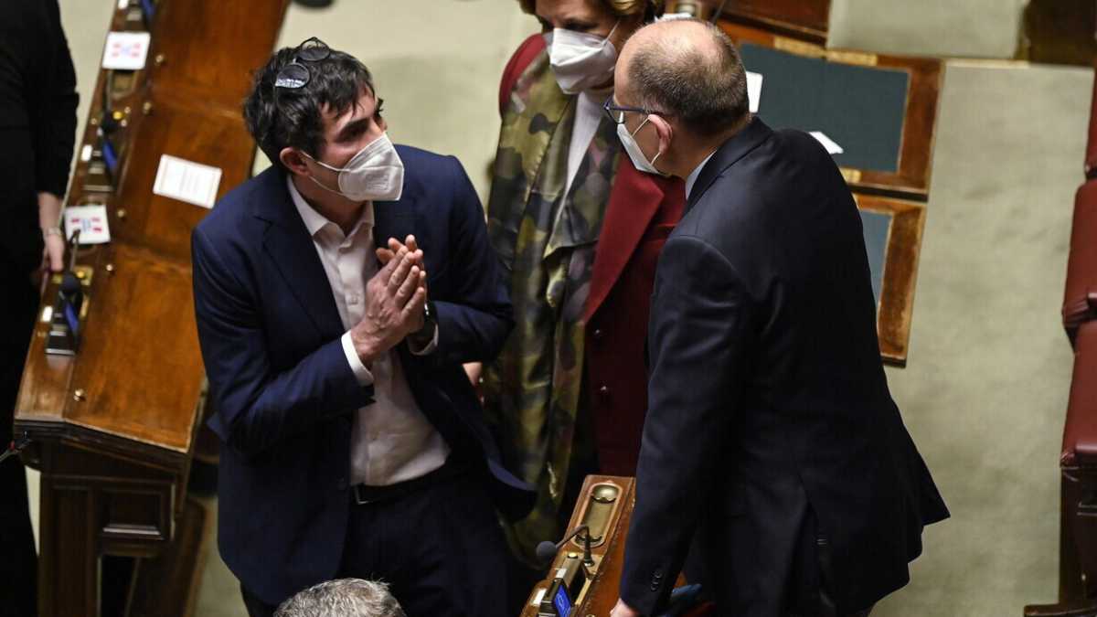 Immagine di Tentativi di coalizione. Letta, Fratoianni e Bonelli si vedono alle 18 e 45