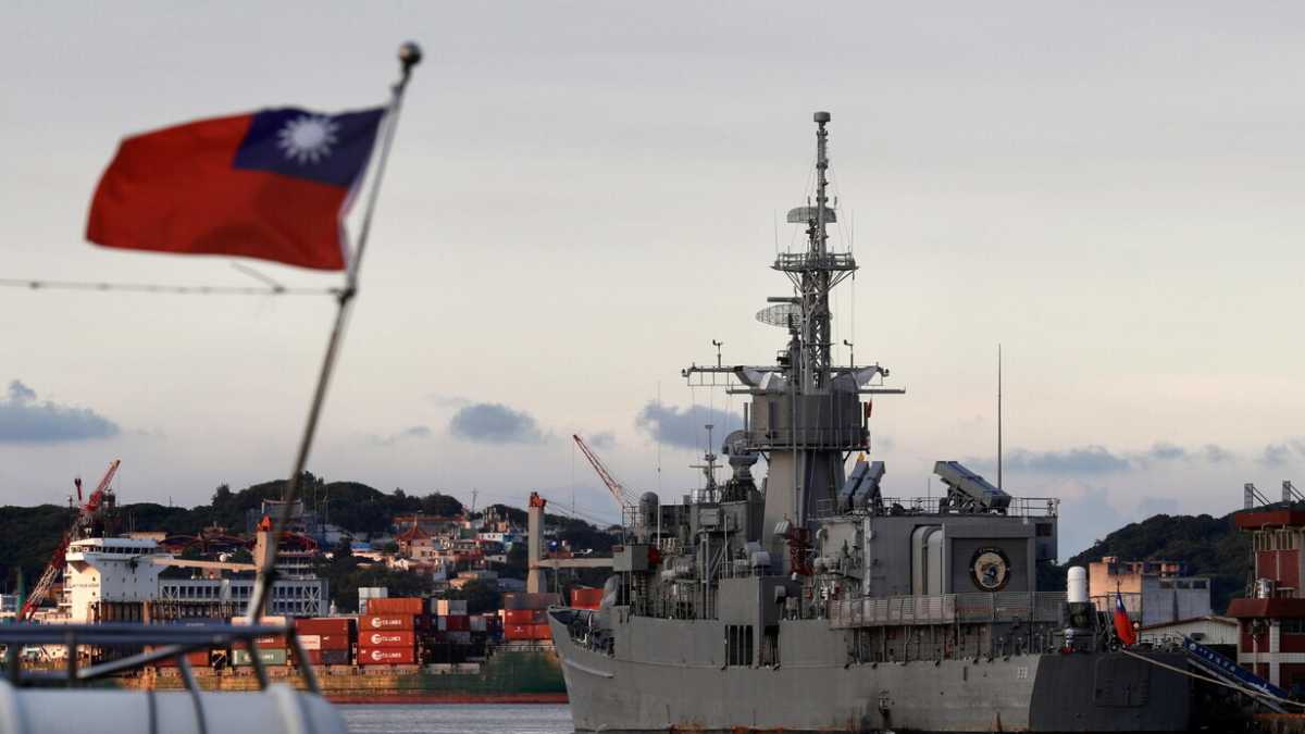 Immagine di Pechino vìola la linea nello Stretto di Taiwan e taglia i rapporti con l’America