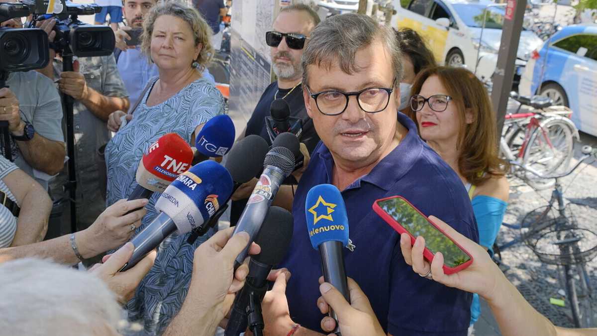 Immagine di Calenda lancia l'ultimatum al Pd: il patto con Letta è di nuovo a rischio