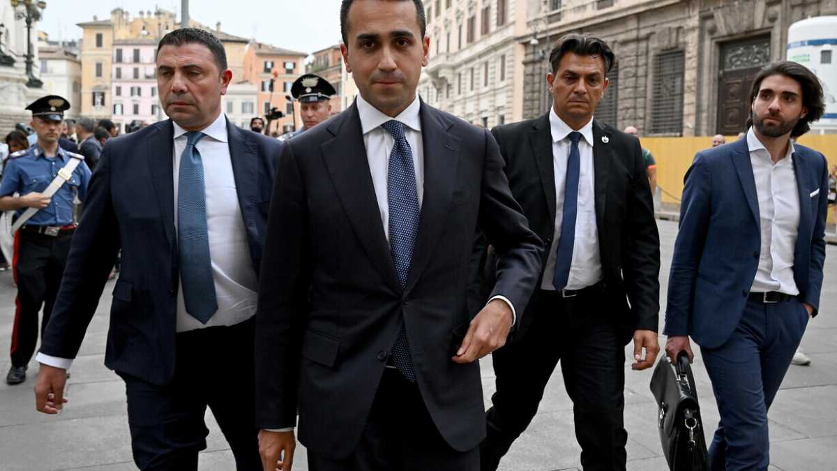 Immagine di Gli sberleffi di Di Maio a Conte sul secondo mandato