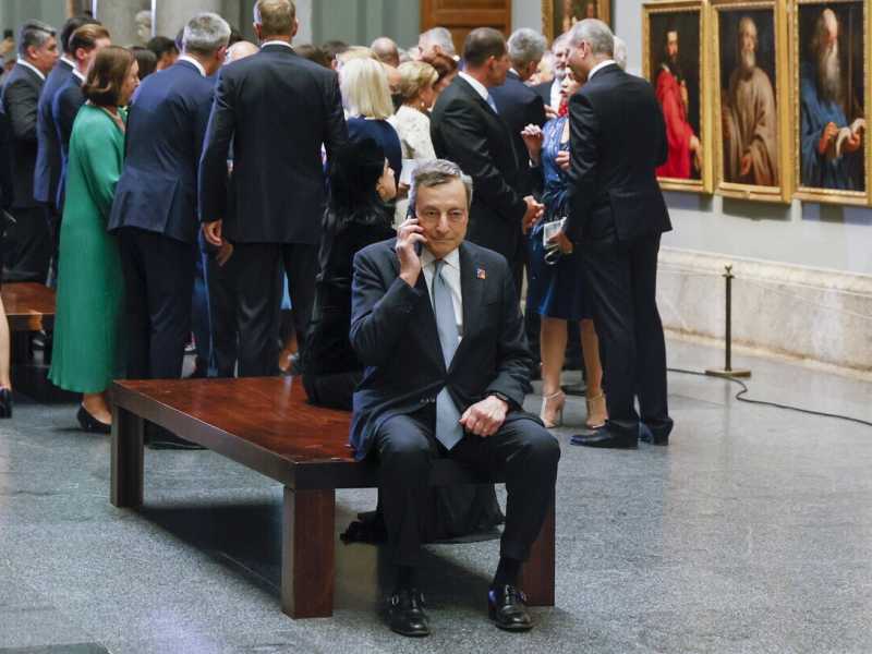 L'ex premier Mario Draghi durante il summit Nato a Madrid (Ansa)