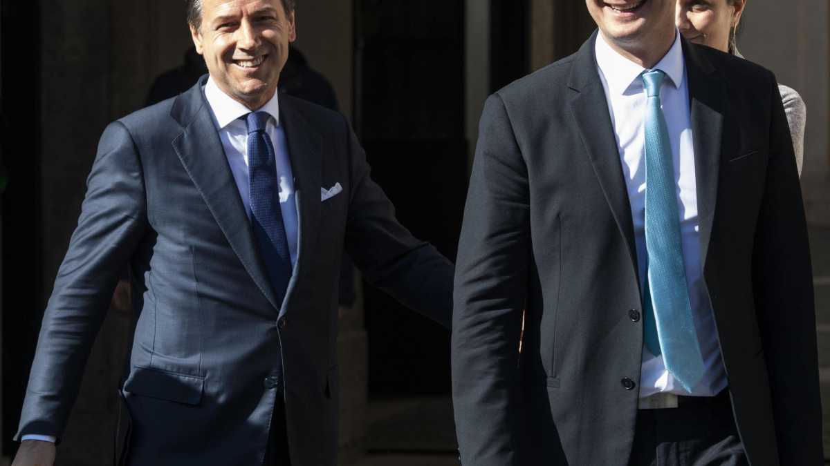 Immagine di M5s, Parlamentarie al buio e senza regole. Casalino: "Non corro per il bene di Conte"