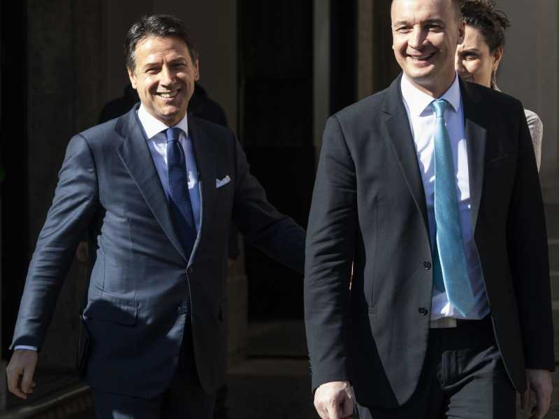 M5s, Parlamentarie al buio e senza regole. Casalino: "Non corro per il bene di Conte"