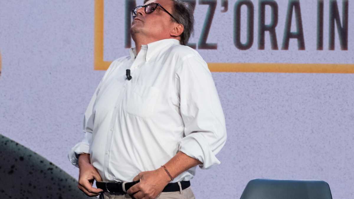Immagine di Calenda bluffa, Renzi lo attende, Carfagna leader. La trattativa più pazza del mondo