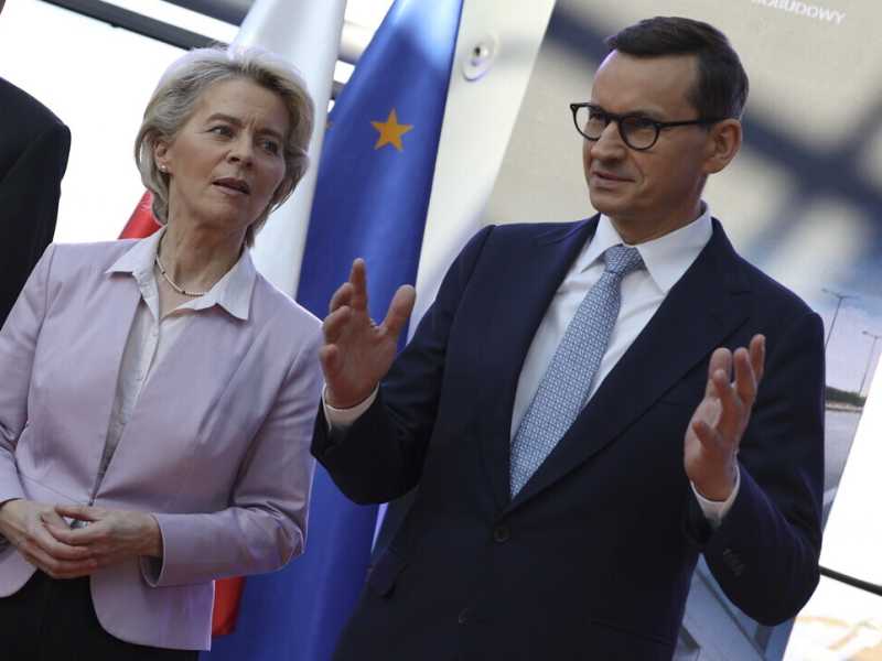 Ursula von der Leyen e Morawiecki (LaPresse)<br />