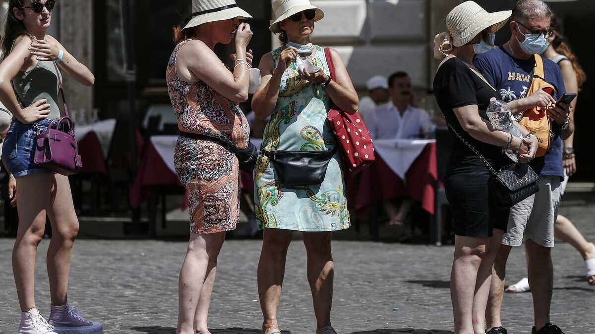 Immagine di In ciabatte: l'abbandono del codice formale e l'oblio dell'essere