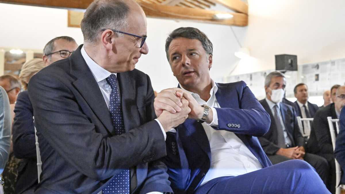 Immagine di Renzi fa pugilato con Letta: "Con la sua strategia, la Russia sarebbe già in Portogallo"
