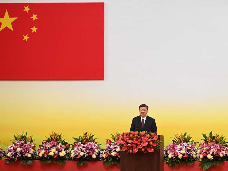 Xi Jinping durante una cerimonia di partito (LaPresse)