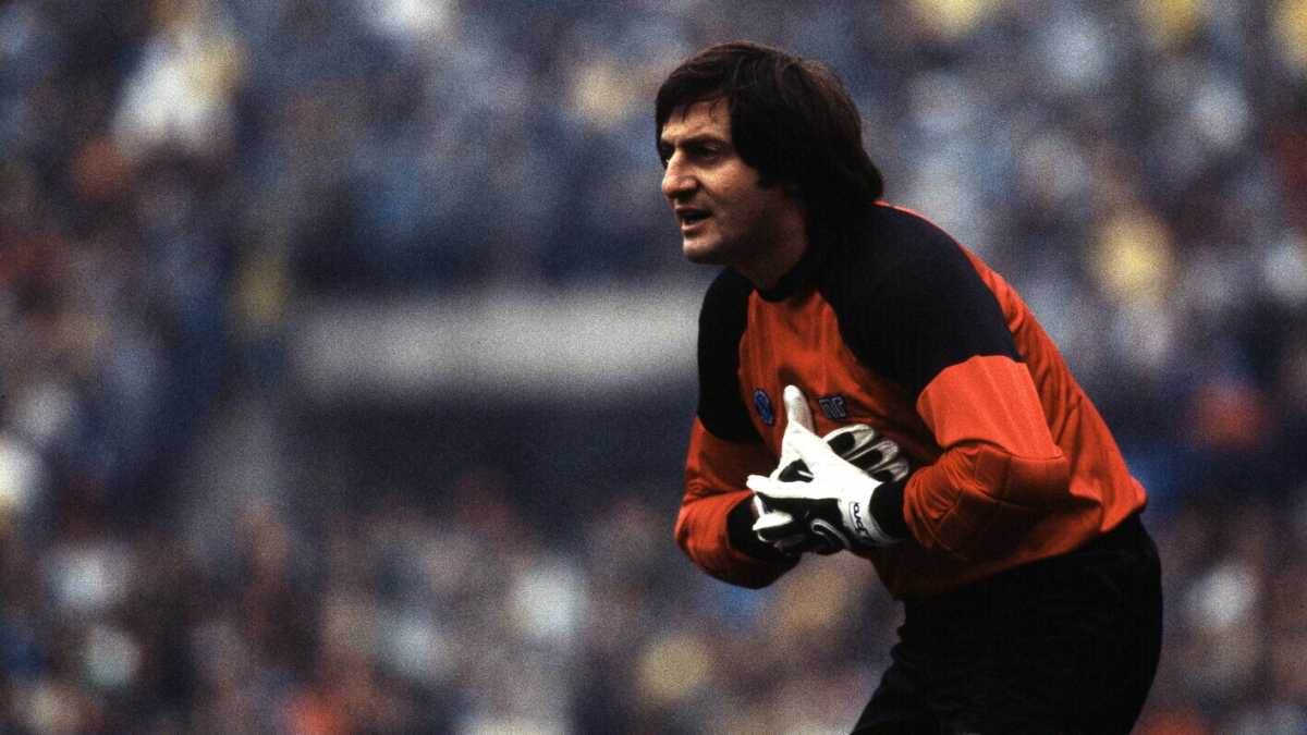 Immagine di Claudio Garella era molto di più che "il più forte portiere del mondo senza mani"