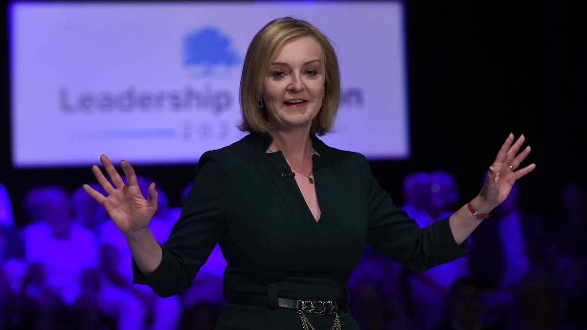 Immagine di Chi ispira il piano di Liz Truss che promette agli inglesi: taglio le tasse e tengo buona l’inflazione
