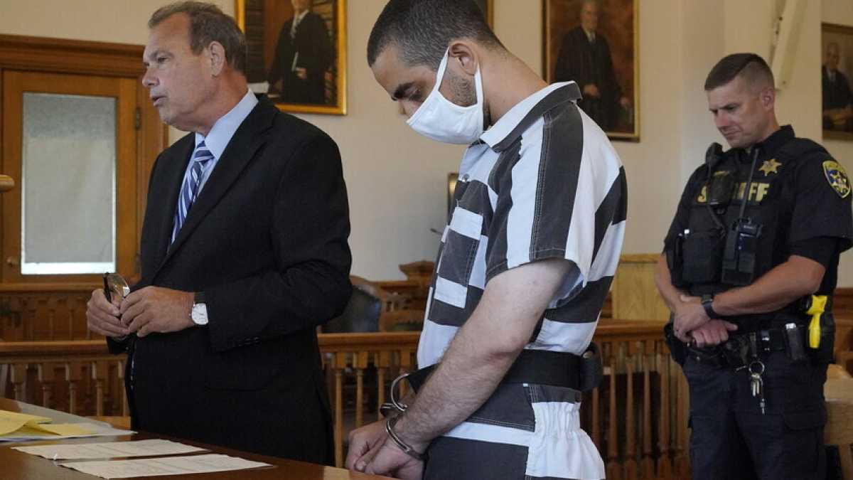 Immagine di Il giorno della fatwa contro Rushdie nel ricordo di Christopher Hitchens