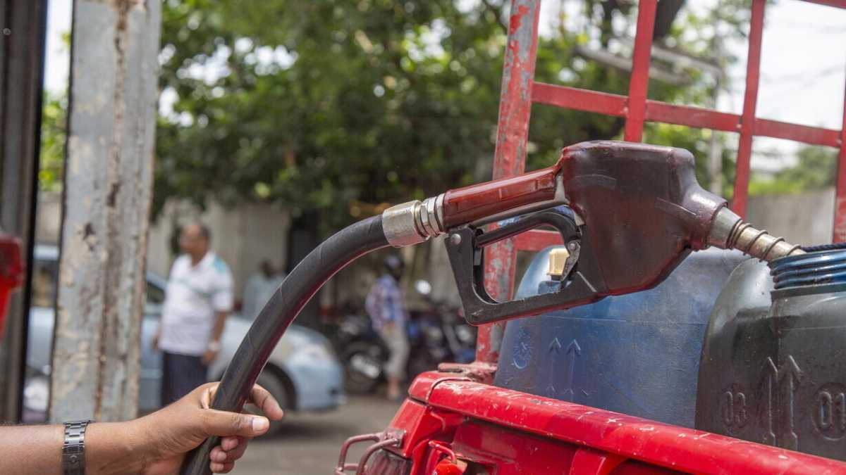 Immagine di Prezzi del petrolio in calo, guai per Putin