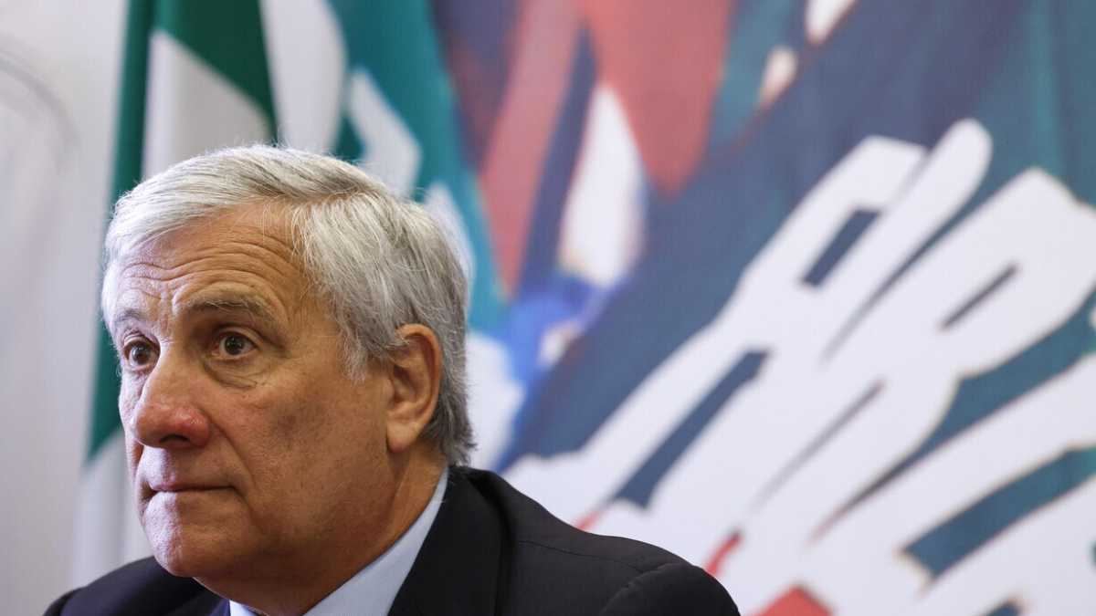 Immagine di "Il taglio dei parlamentari pesa per tutti. Anche noi faremo sacrifici", dice Tajani
