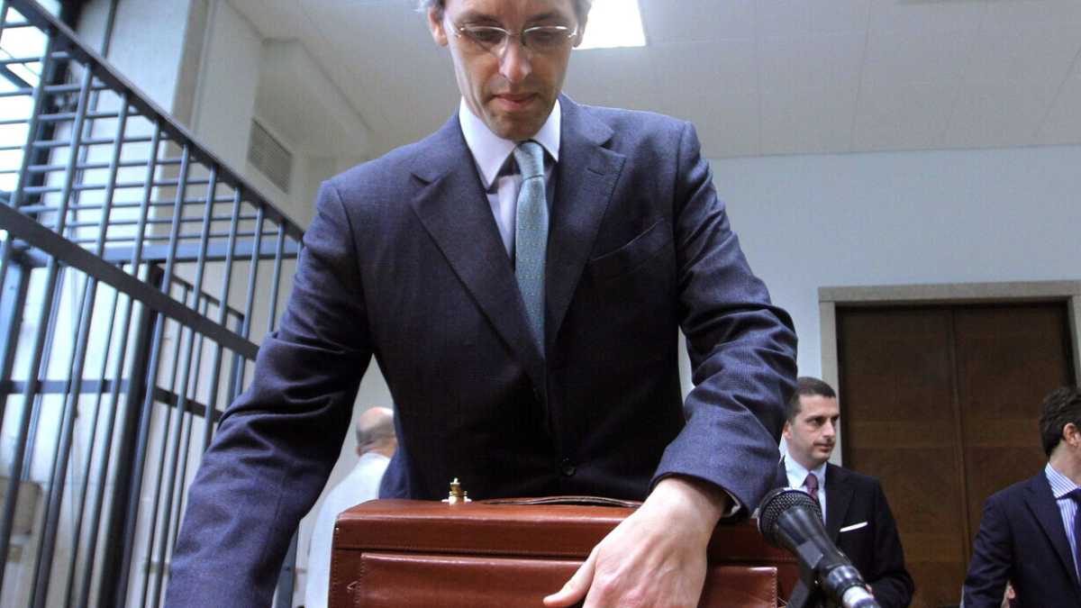 Immagine di Quando Ghedini demolì Mani pulite, in punta di diritto: “No, non fu vera gloria”