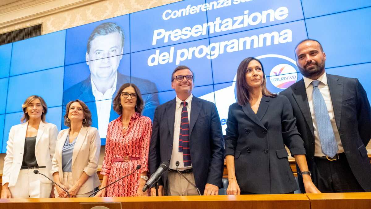 Immagine di Calenda presenta il programma del terzo polo. O Draghi bis o muerte