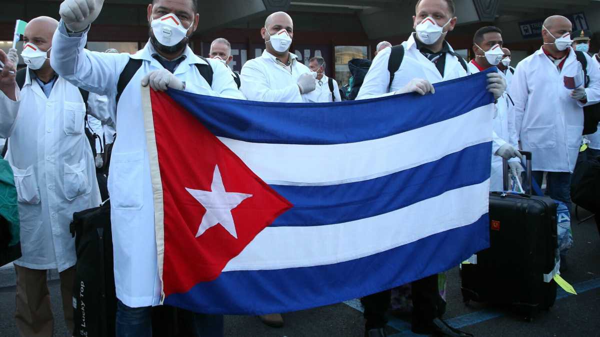 Immagine di Arrivano i medici cubani in Calabria, ma sono spie o schiavi?