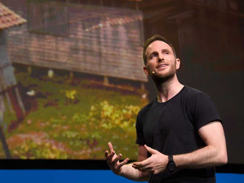 Joe Gebbia durante una presentazione a Los Angeles nel 2016 (Getty Images) <br />