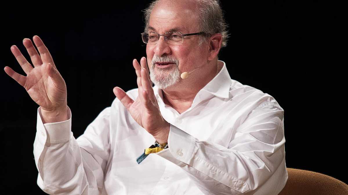 Immagine di Ecco chi in questi anni ha tradito Salman Rushdie