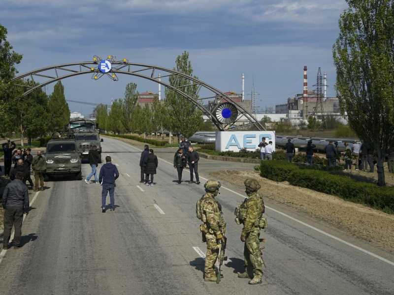 Mosca non cede sulla centrale nucleare e minaccia la rete elettrica di Kyiv