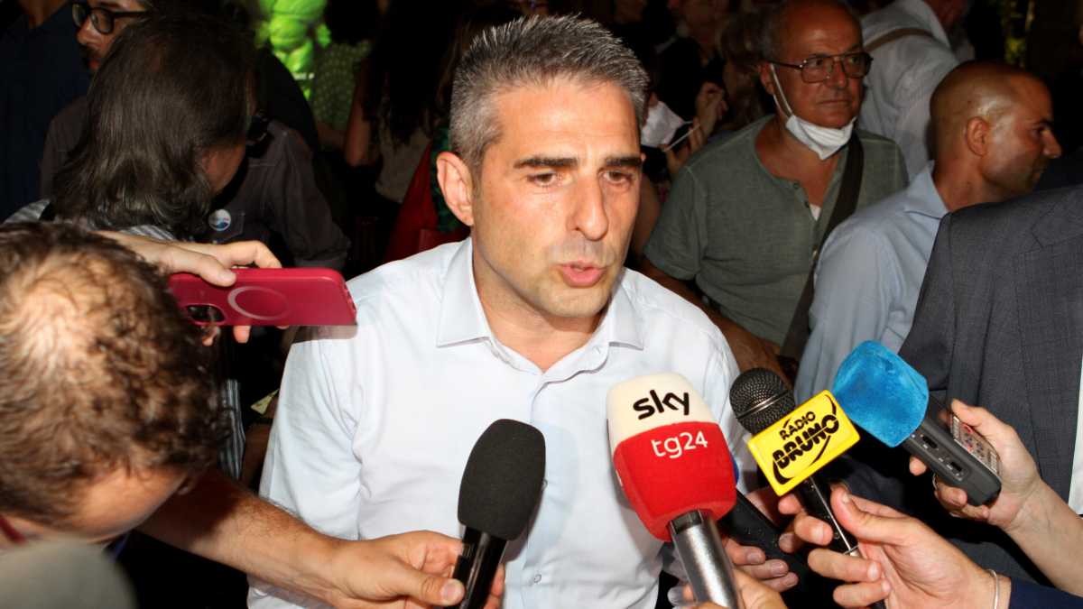 Immagine di Il Terzo polo fa le liste e Pizzarotti se ne va: "Non sarò candidato"