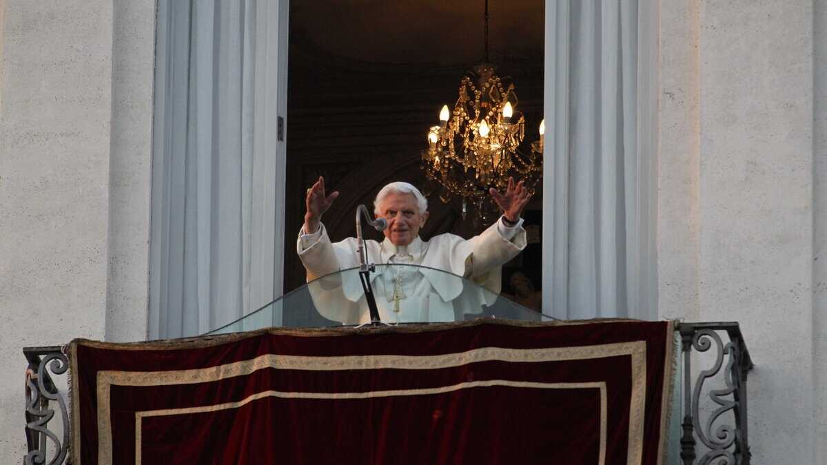 Immagine di Storia, economia, politica e società secondo Benedetto XVI