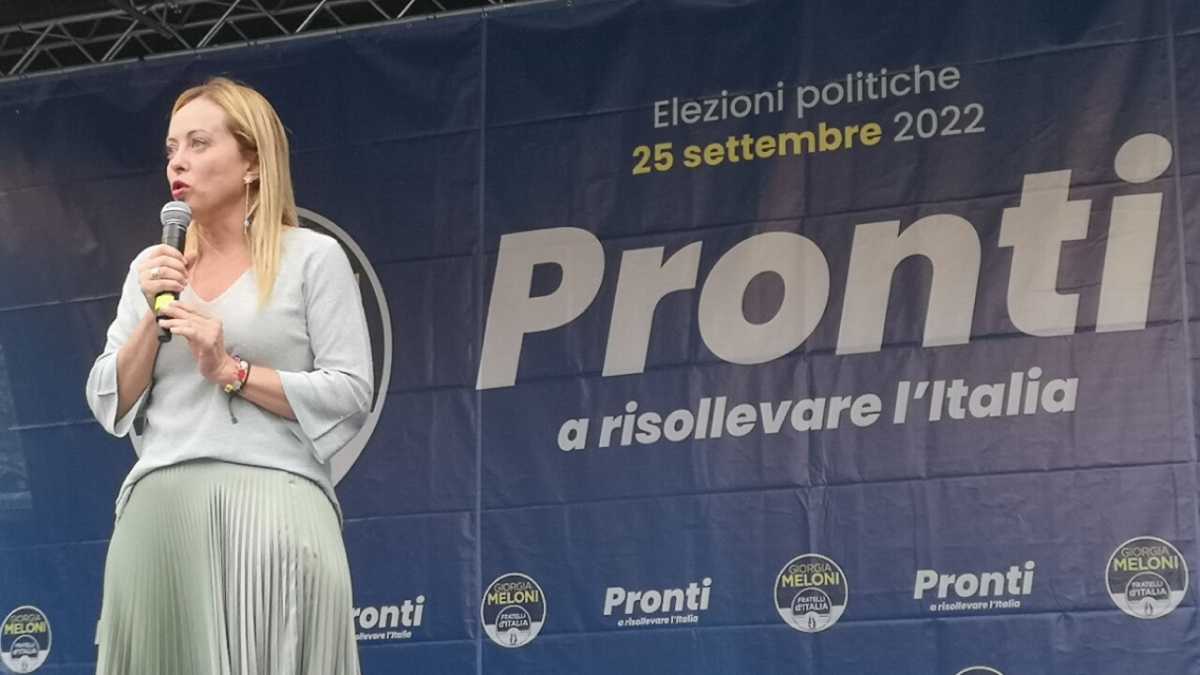 Immagine di Meloni apre la campagna elettorale. “Sul video dello stupro aspetto i pm”