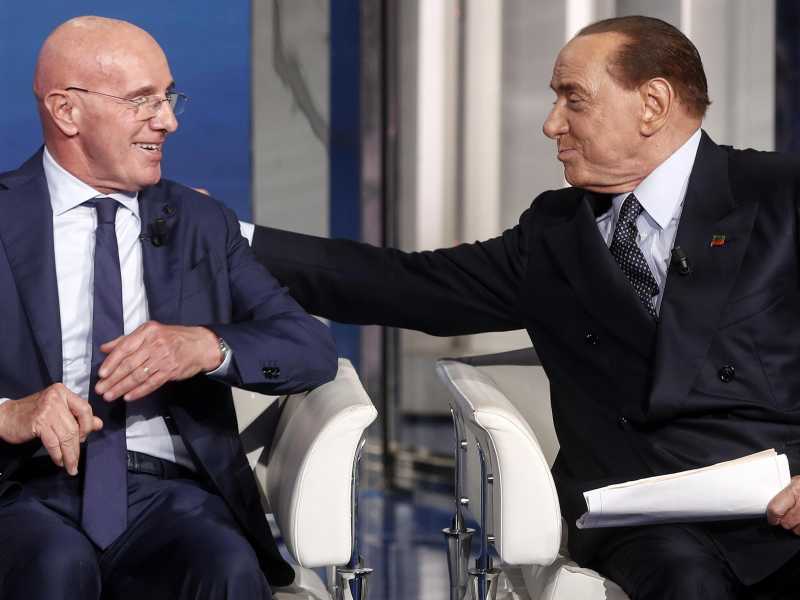 Arrigo Sacchi con Silvio Berlusconi ospiti a Porta a porta&nbsp;<br />