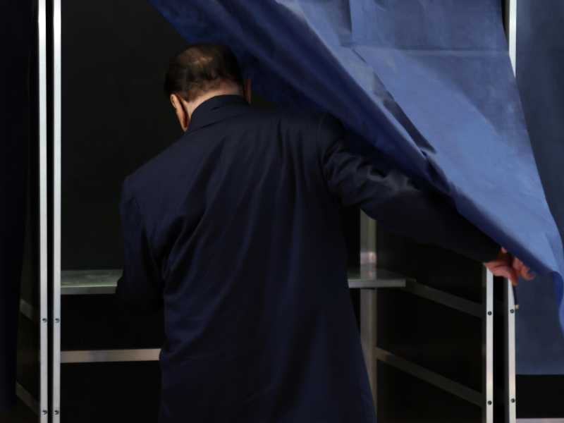 l sondaggi danno un vantaggio incolmabile al centrodestra