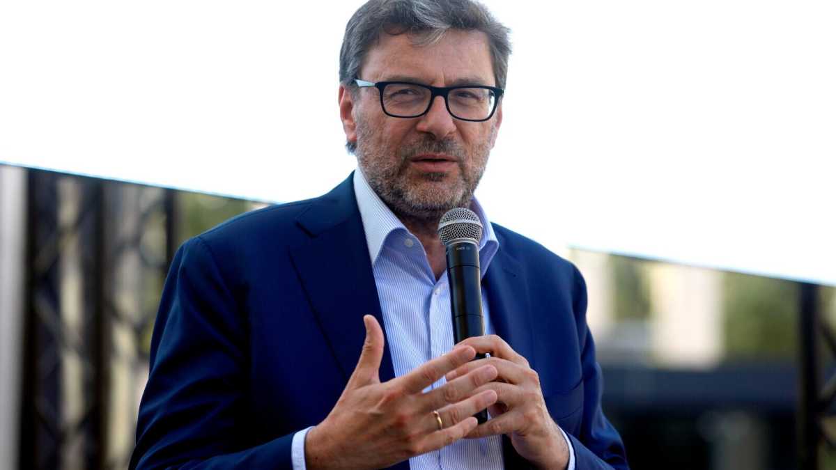 Immagine di Giorgetti: "Non sarò più ministro". FdI vuole che resti