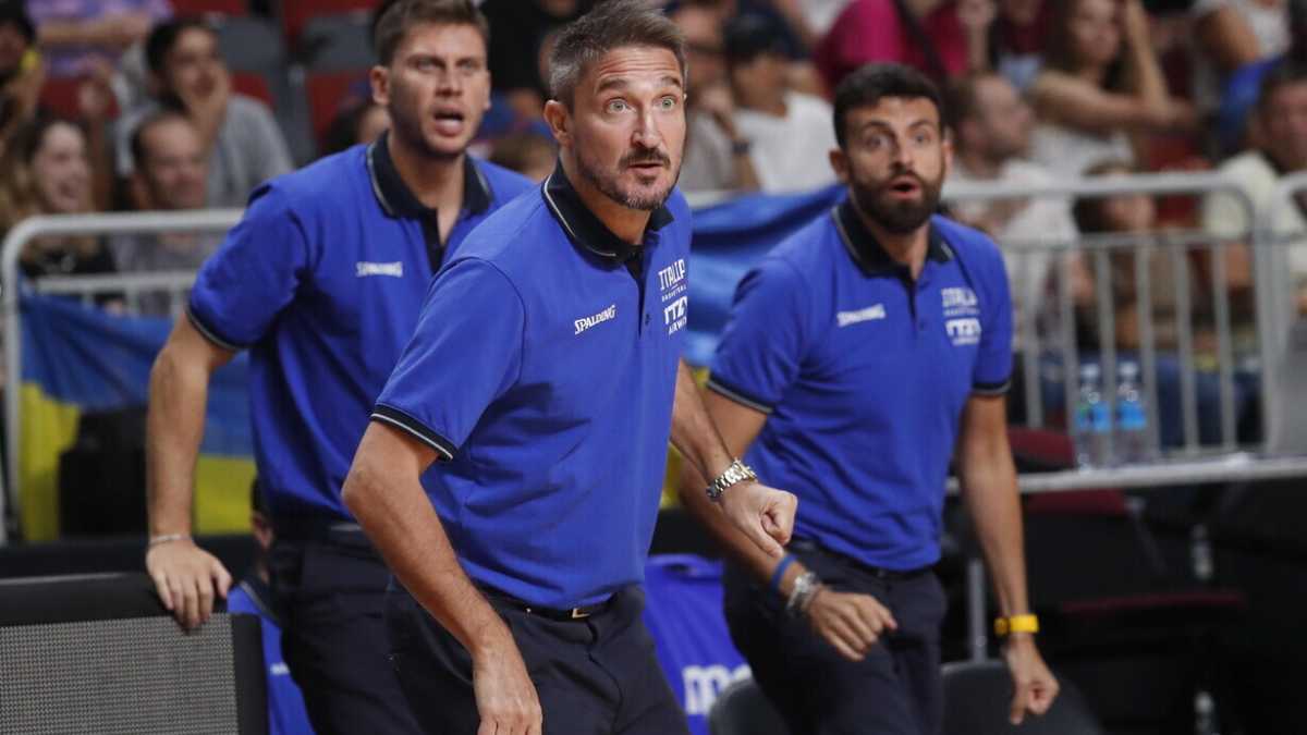 Immagine di Pozzecco allena strano. Intervista al ct della Nazionale di basket