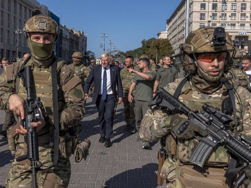 Russia e Ucraina cercano uomini pronti e ben addestrati