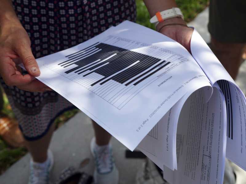 Tra riviste, appunti e segreti di stato c’è il disastro Trump