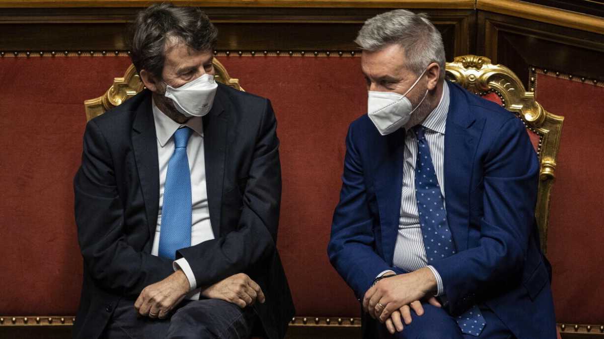 Immagine di Orlando, Franceschini, Guerini: la campagna soft dei ministri Pd. Letta in allarme