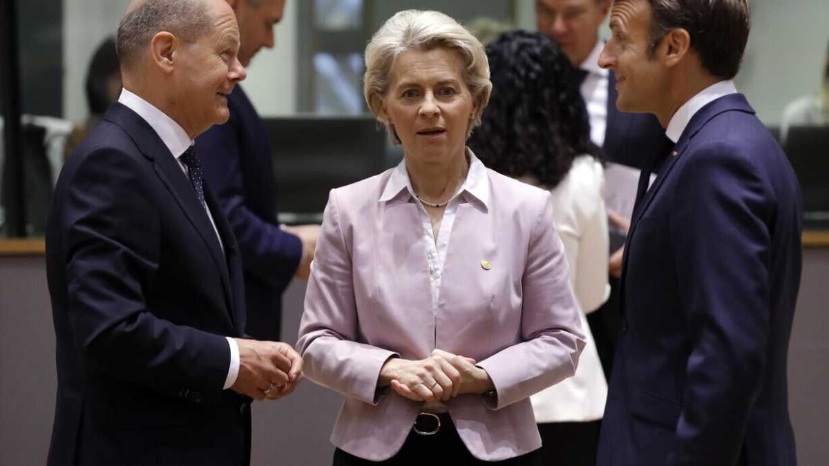 Immagine di Vietare i visti turistici ai russi è un regalo a Putin? Parigi e Berlino temono di sì. Le divisioni europee