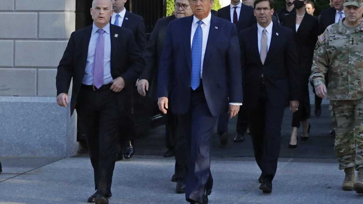 Immagine di Per il trumpismo la perquisizione dell’Fbi è il nuovo 6 gennaio: ci vogliono eliminare