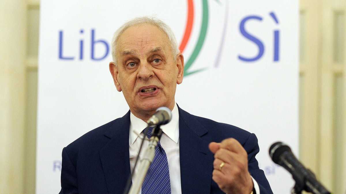 Immagine di I quaderni di Marcello Pera: "Tifare Trump è da provinciali. Salvini al Viminale? Decide Mattarella"