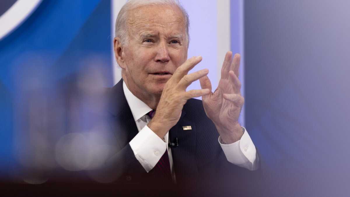 Immagine di Cosa vede Biden rivolto a est