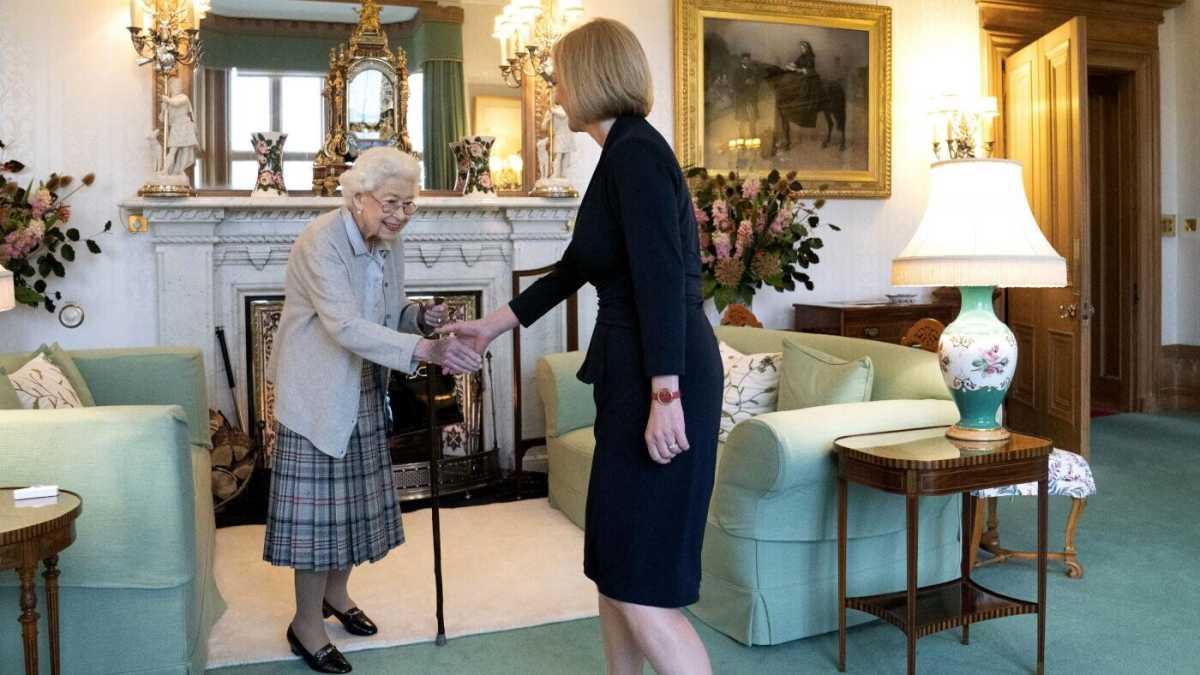 Immagine di La prima mossa di Liz Truss è un tetto alle bollette. Il nuovo governo inglese
