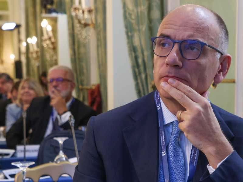 Il segretario del Pd Enrico Letta durante il Forum Ambrosetti a Cernobbio (Ansa) &nbsp;<br />