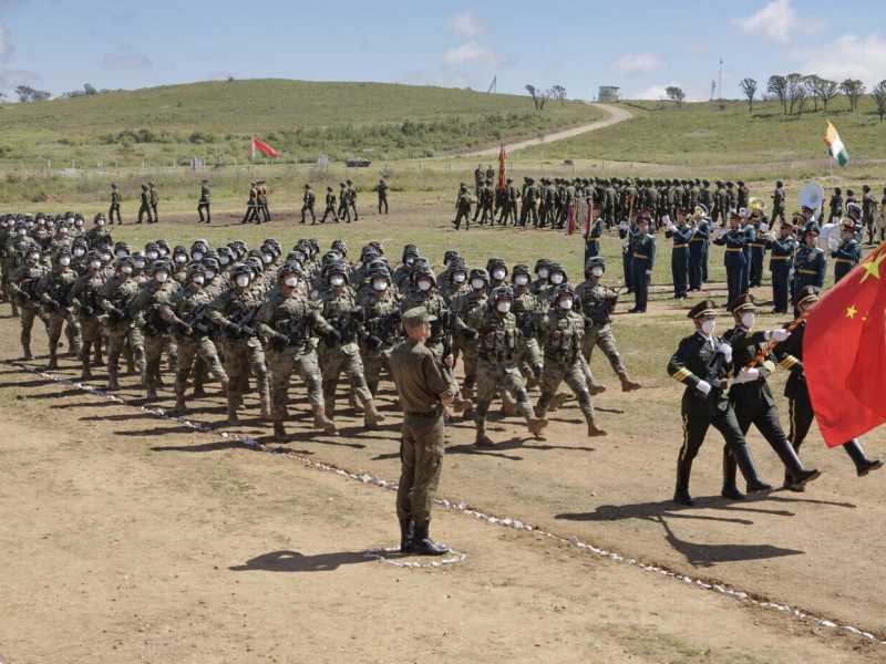La russificazione della Cina si completa a Vostok-2022, davanti a Putin