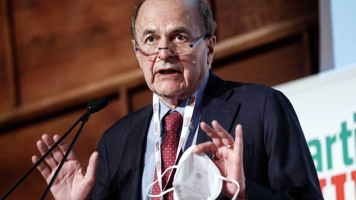 Immagine di Il Pd guarda sgomento il Bersani loquace sulla destra ma silente su Conte