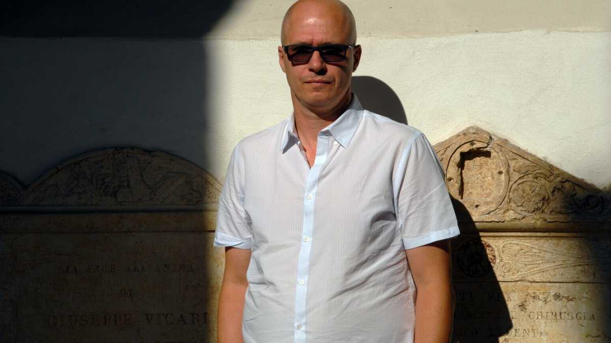 Immagine di L'opera ribaltabile, il doppio memoir di Aleksandar Hemon