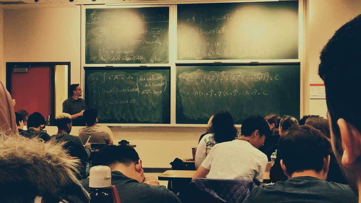 Immagine di “Pressoré, l’avemo sfangata”. Storia di una prof. e dei suoi alunni