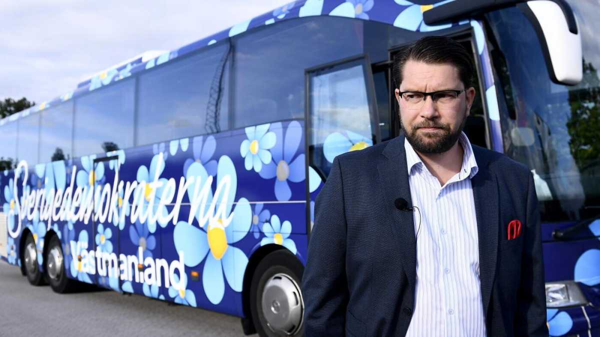 Immagine di Il make up di Akesson all’estrema destra svedese ci ricorda qualcuno