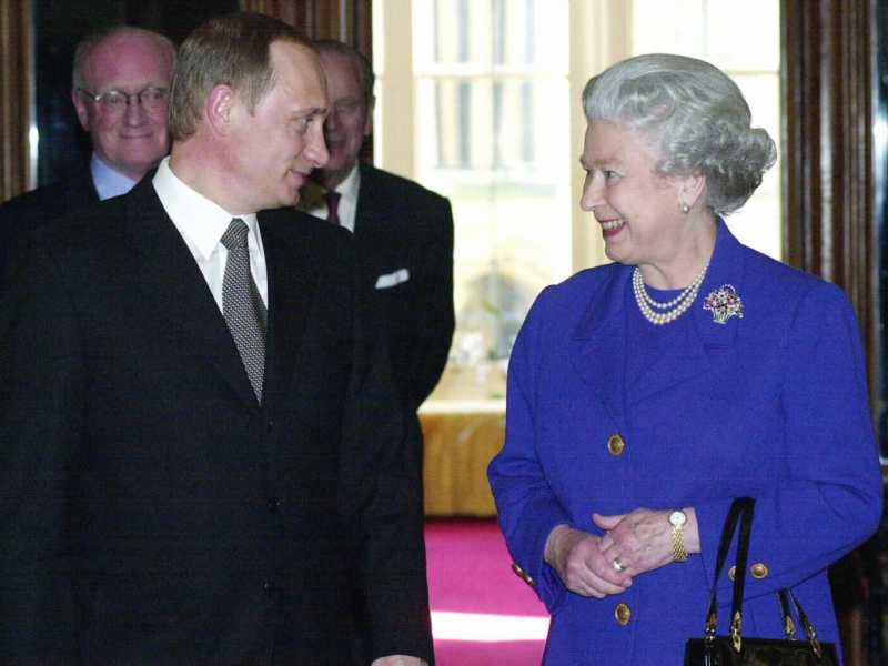 Incontri russi, gemme preziose e la visita a Mosca della regina