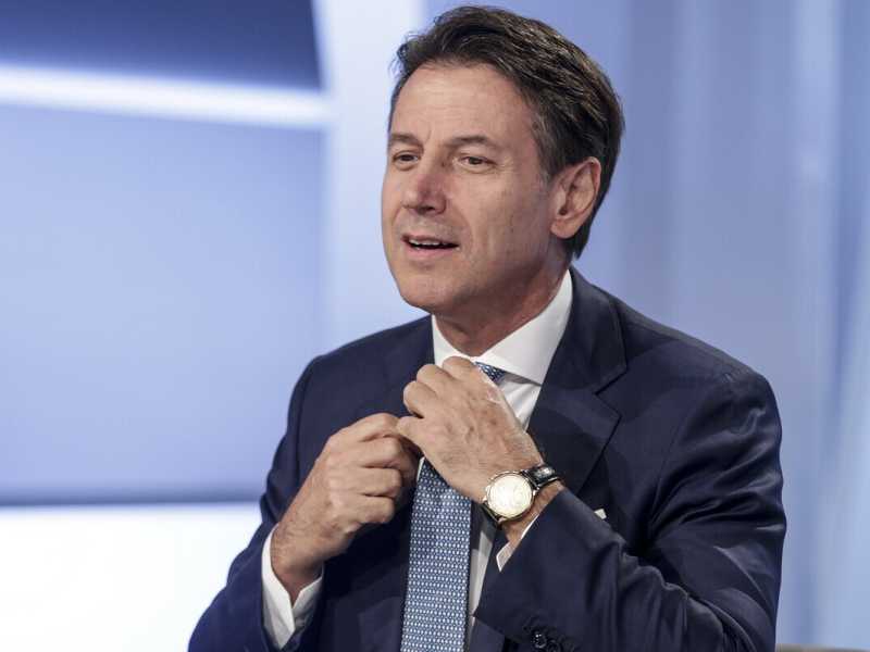 Conte dice che "è orgoglioso di aver mandato armi in Ucraina"