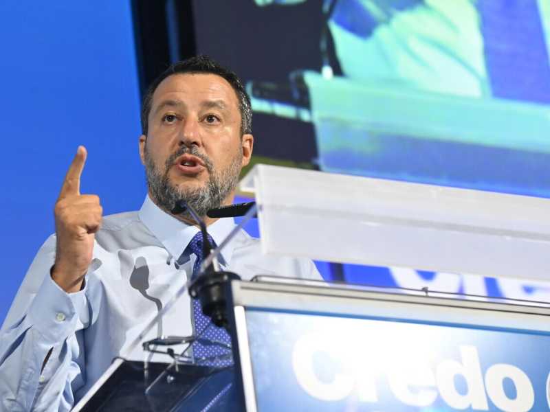 Salvini continua a smarcarsi da Meloni. E i leghisti veneti: "Senza autonomia niente governo"